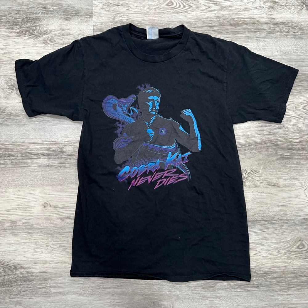 Cobra Kai Never Dies Graphic Tee‎ Black T-Shirt Small